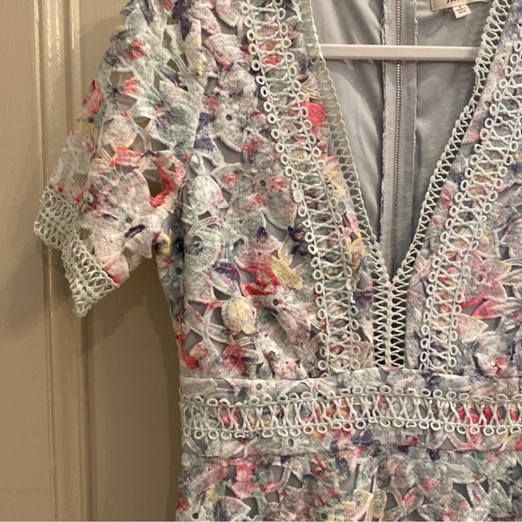 Just Me Floral Lace Dress - Picture 4 of 7